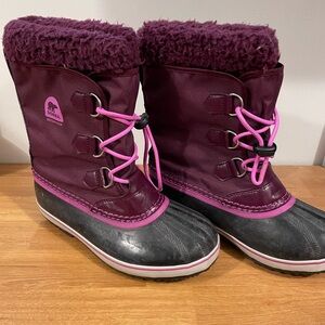 Sorrels-kids but fit adult women